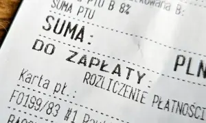 Paragon z NIPem: suma do zapłaty PLN. Karta płatnicza, rozliczenie płatności.