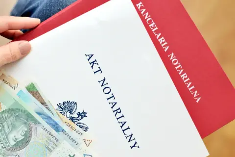 Notariusz a US: Kiedy akty notarialne trafiają do skarbówki?