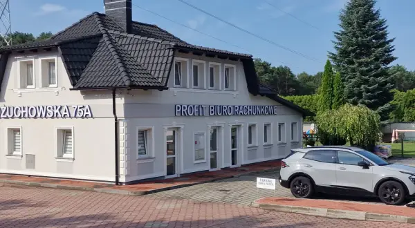 Budynek biura rachunkowego "Profit Biuro Rachunkowe" przy ul. Żuchowskiej 75A w Zielonej Górze.
