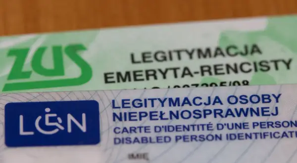 Legitymacja osoby niepełnosprawnej i emeryta-rencisty ZUS. Orzeczenie o niepełnosprawności w ciągu roku a ulga rehabilitacyjna.