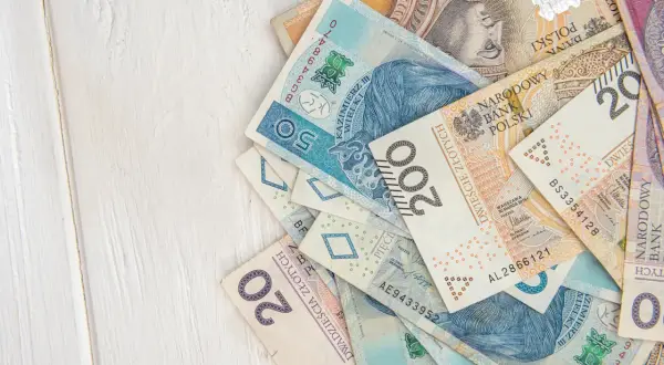 Alimenty po wyroku: Od kiedy płacić? Uniknij odsetek i komornika