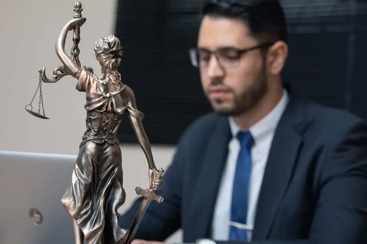 por&oacute;wnanie koszt&oacute;w spadek notariusz sąd